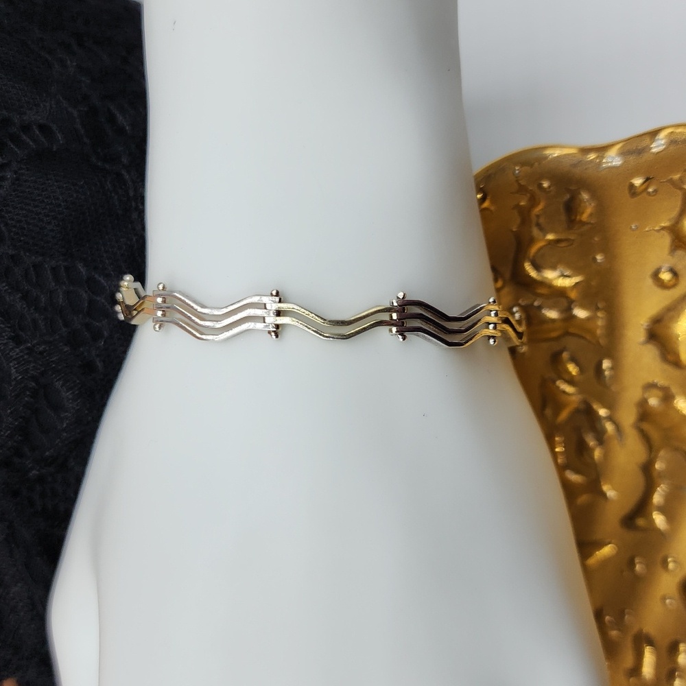 925 Sterling Silver & Gold Plated Wavy Two Tone Bracelet - Picture 3 of 11